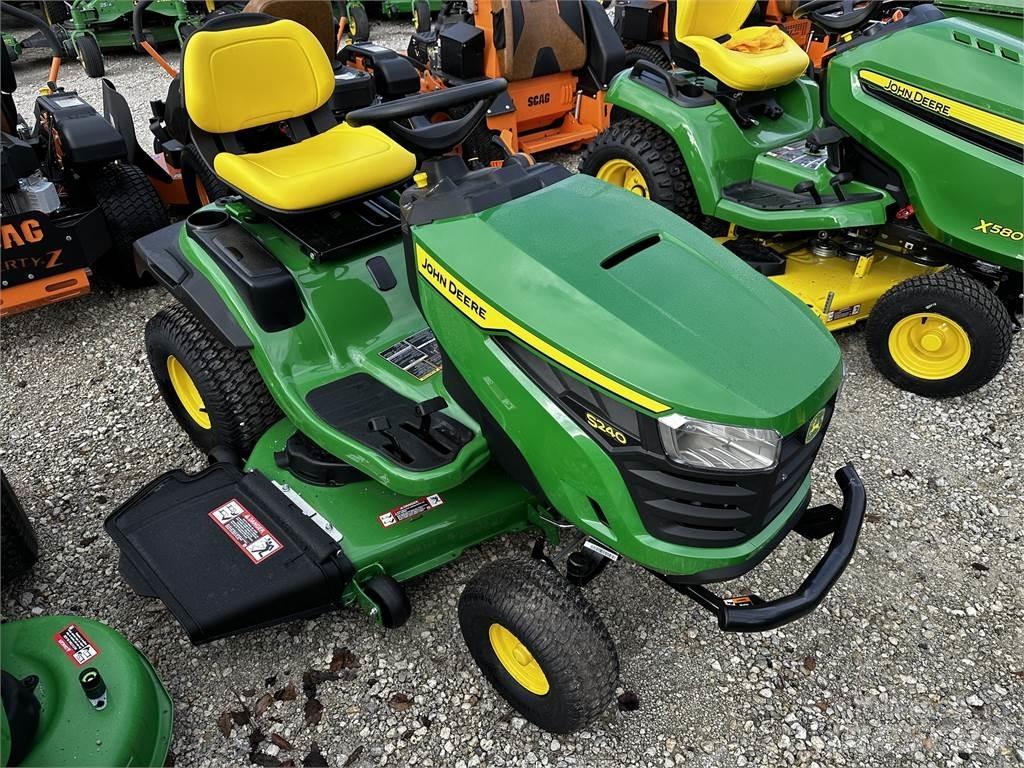 John Deere S240 Manji traktori