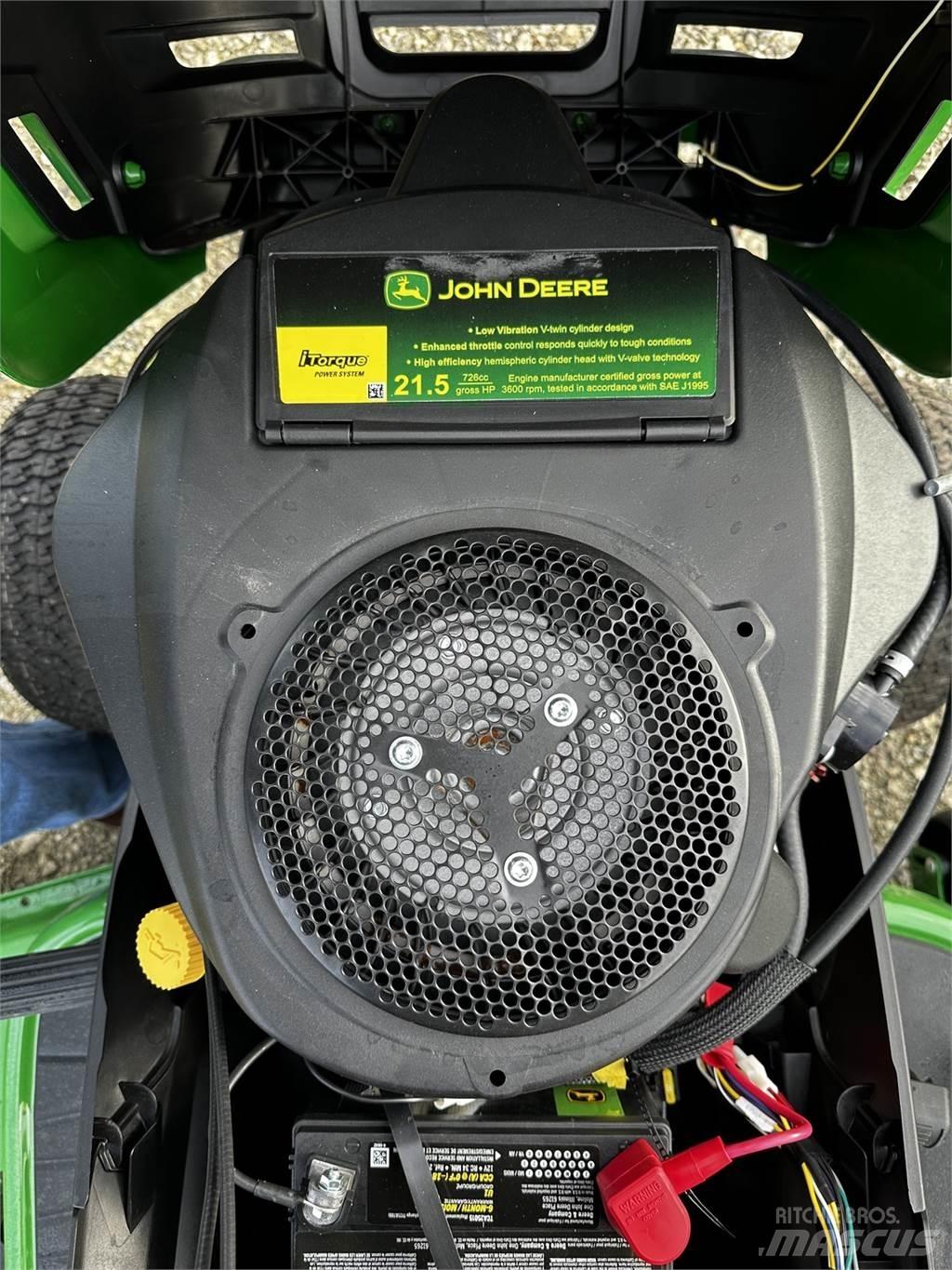 John Deere S240 Manji traktori
