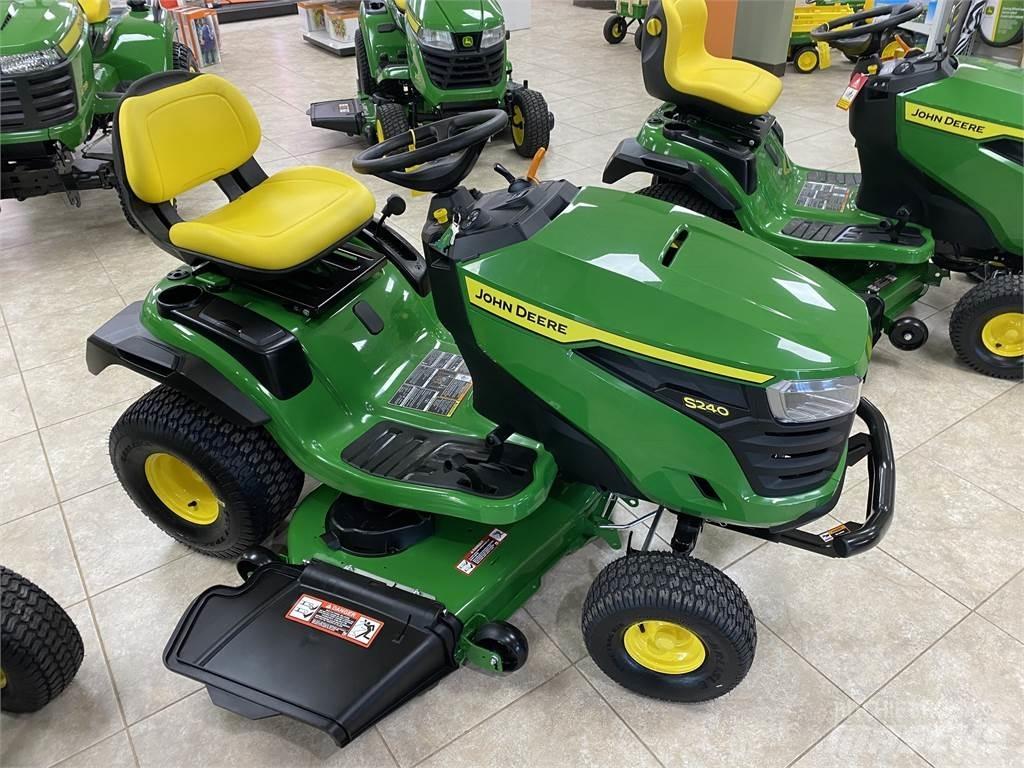 John Deere S240 Manji traktori