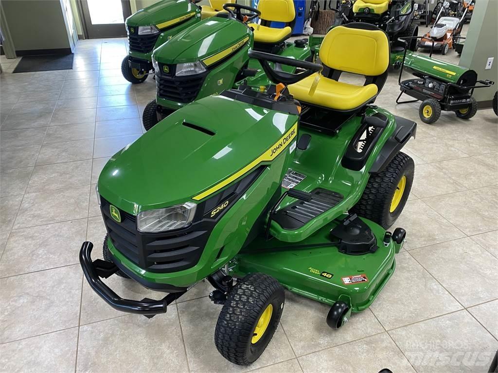 John Deere S240 Manji traktori
