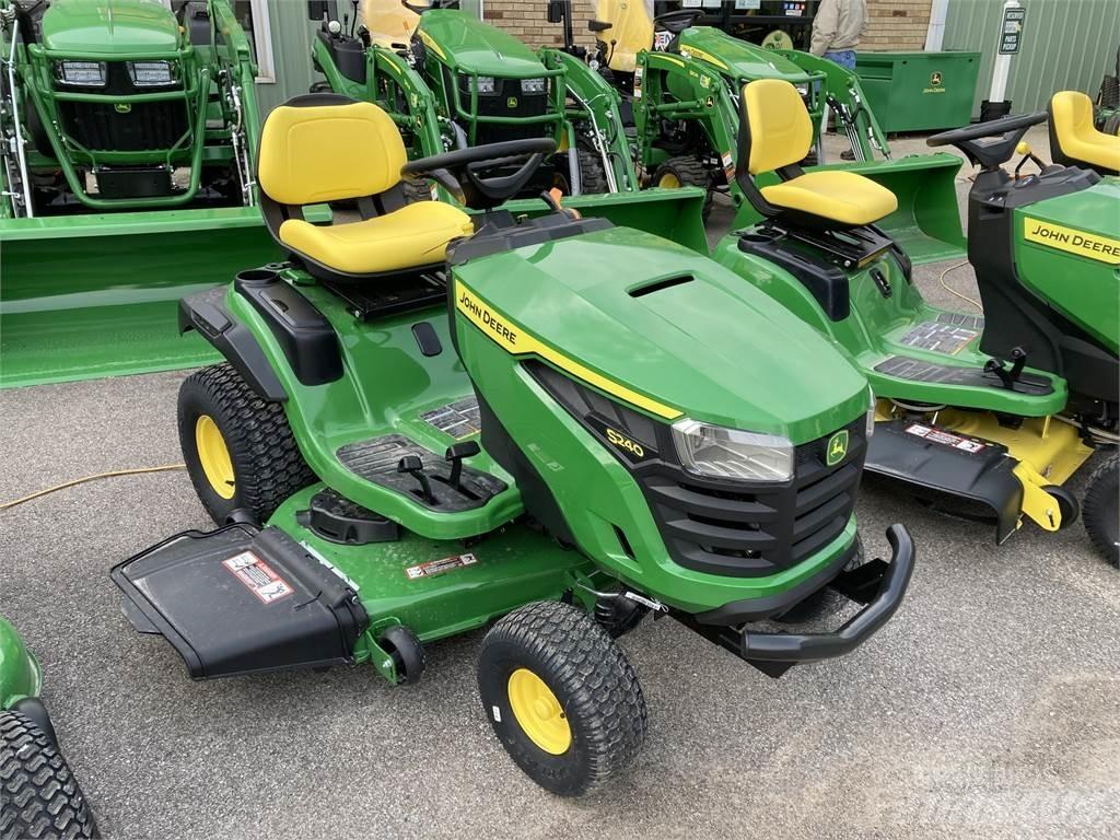 John Deere S240 Manji traktori
