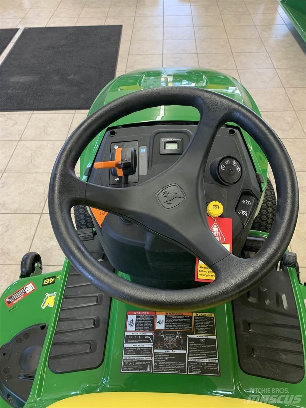 John Deere S240 Manji traktori