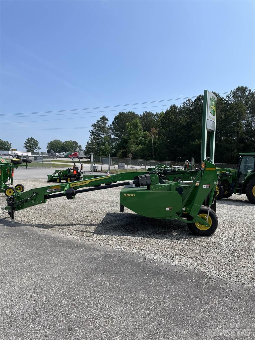 John Deere S300 Uređaji za kosačice