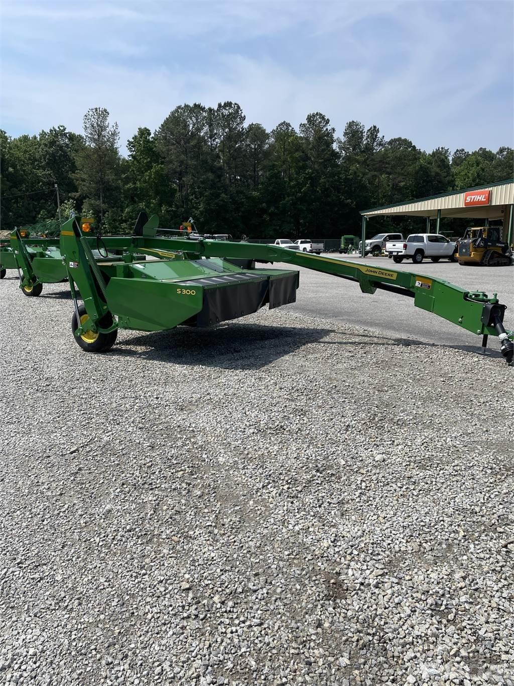 John Deere S300 Uređaji za kosačice