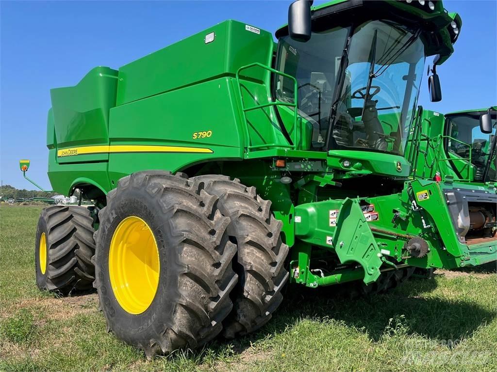 John Deere S790 Kombajni