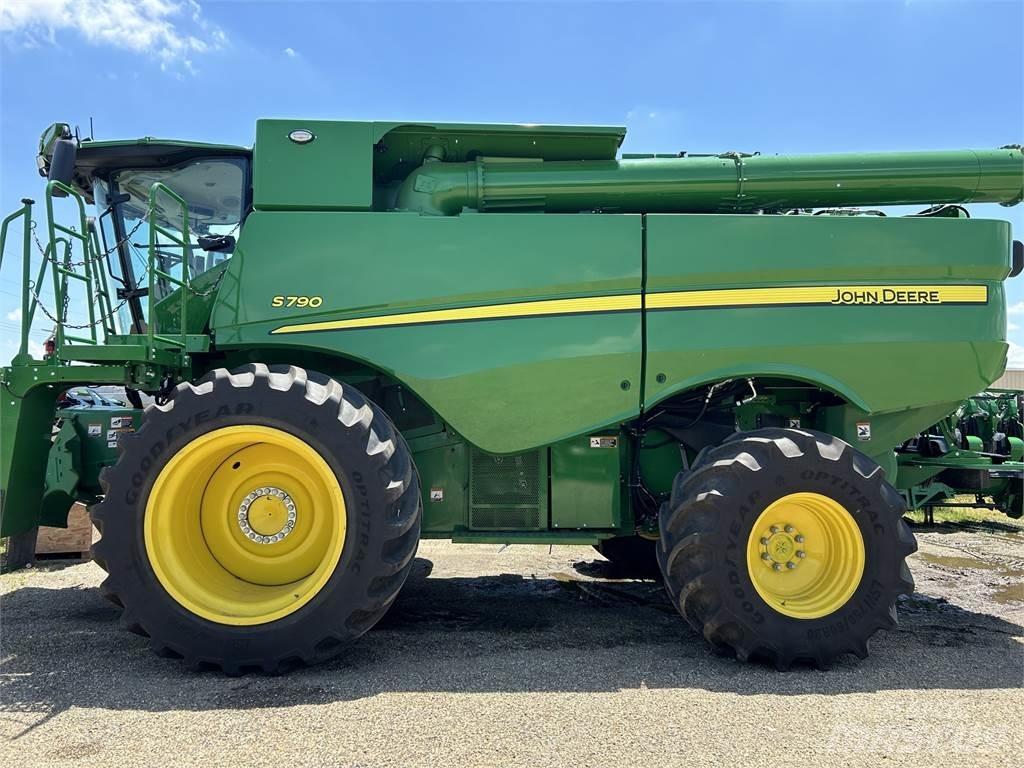 John Deere S790 Kombajni