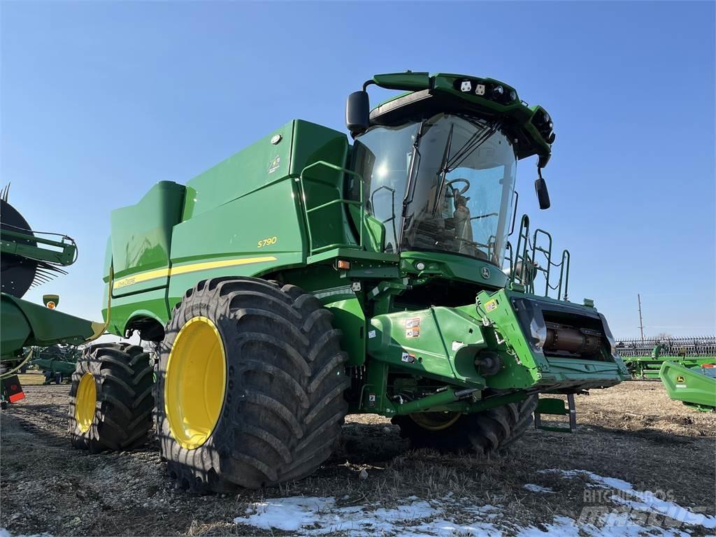 John Deere S790 Kombajni