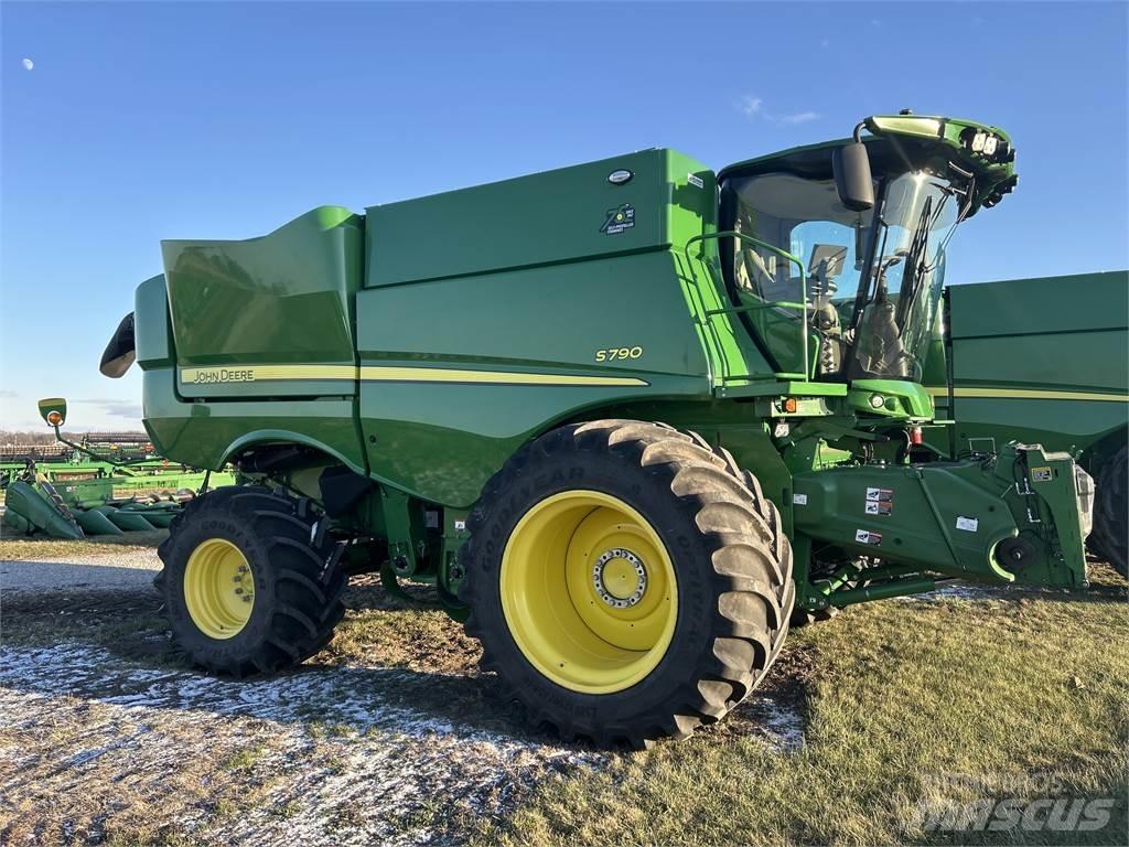 John Deere S790 Kombajni