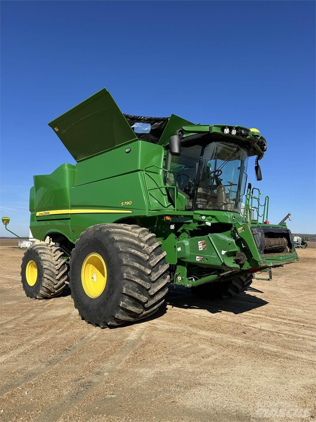 John Deere S790 Kombajni