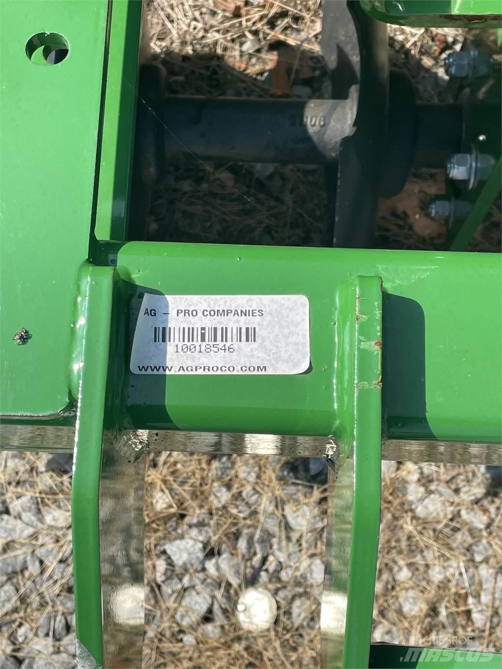 John Deere TM Tanjirače