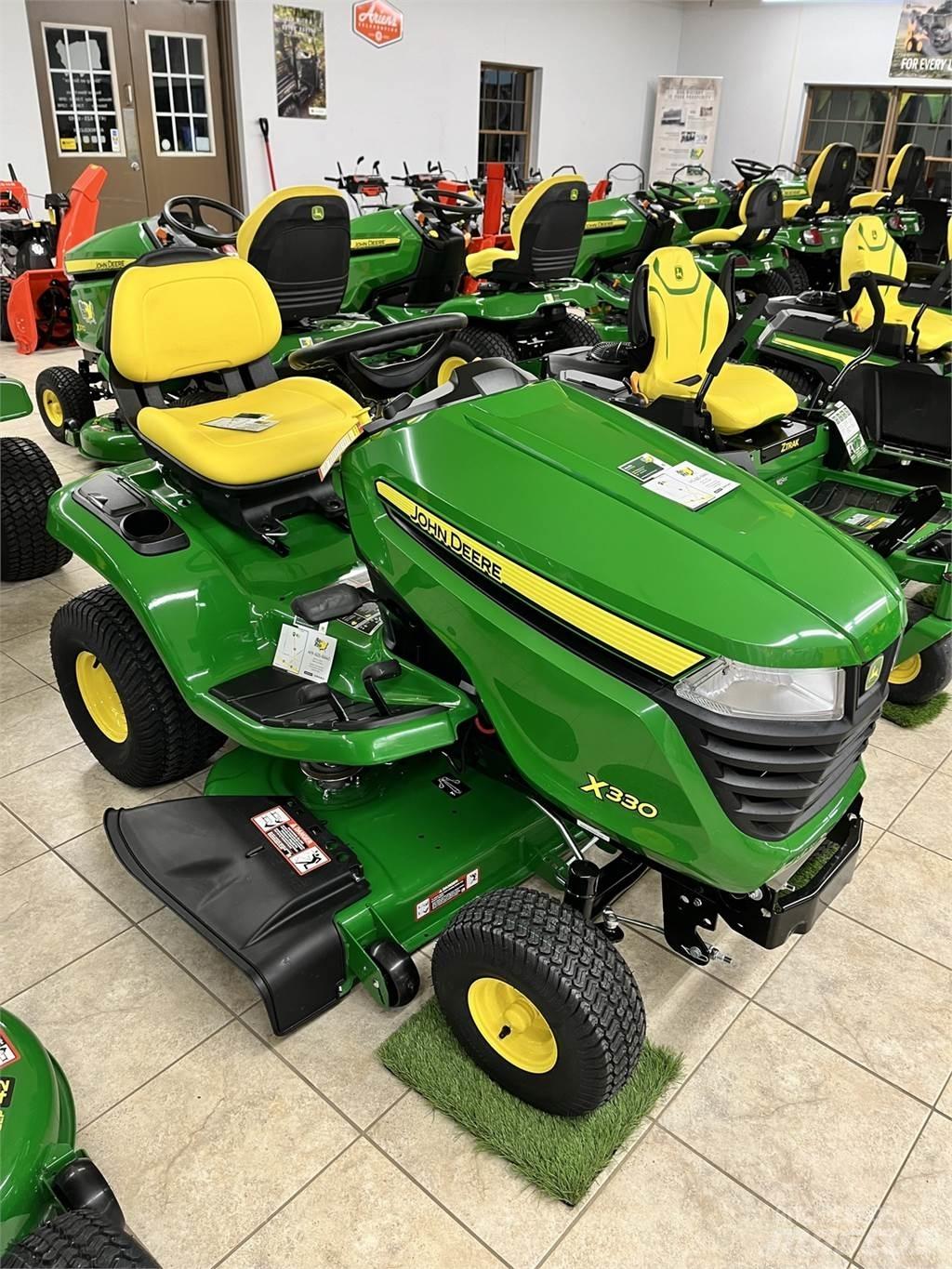 John Deere X330 Manji traktori