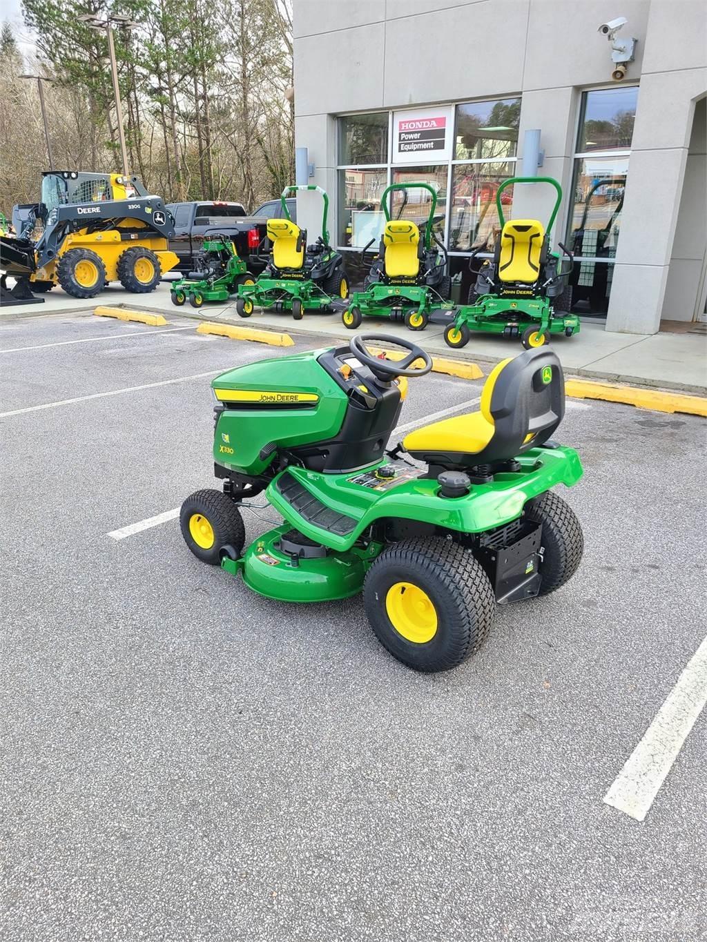 John Deere X330 Manji traktori
