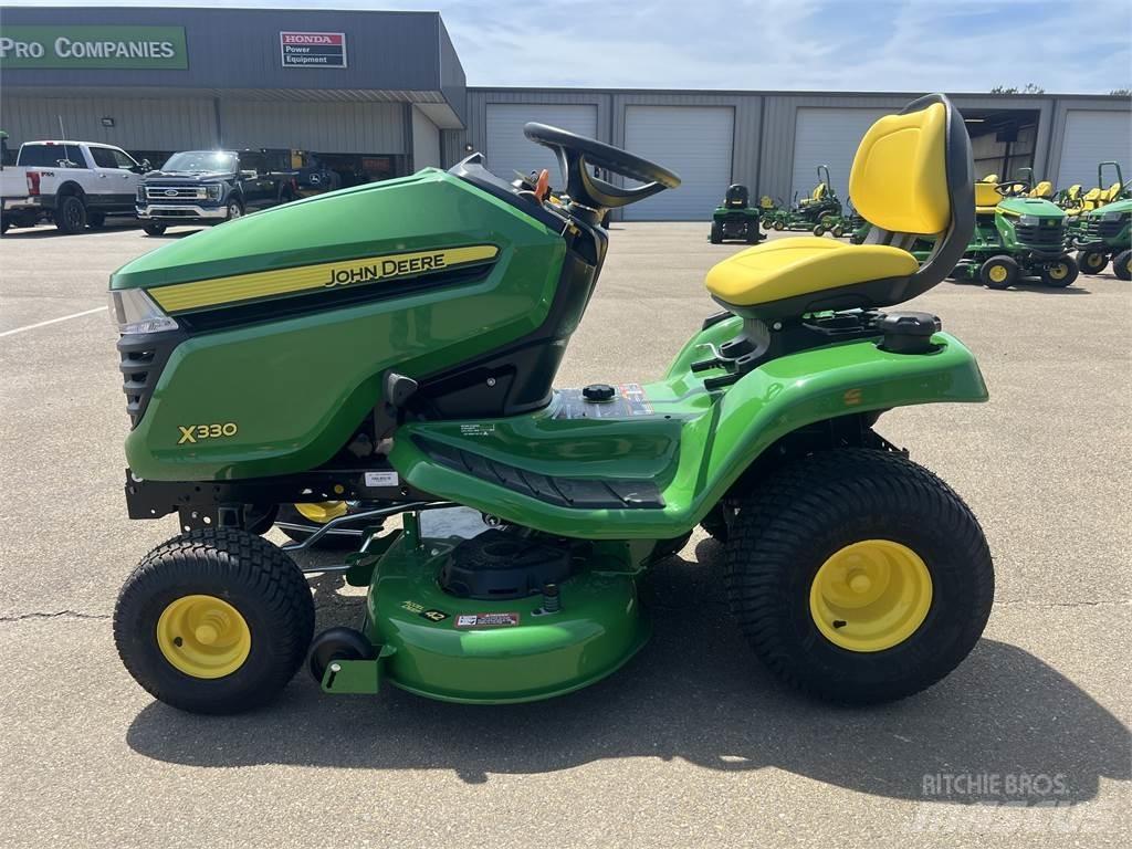 John Deere X330 Manji traktori