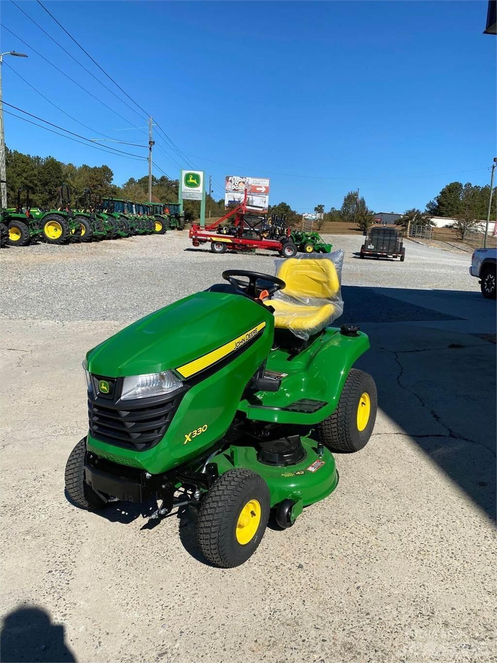John Deere X330 Manji traktori