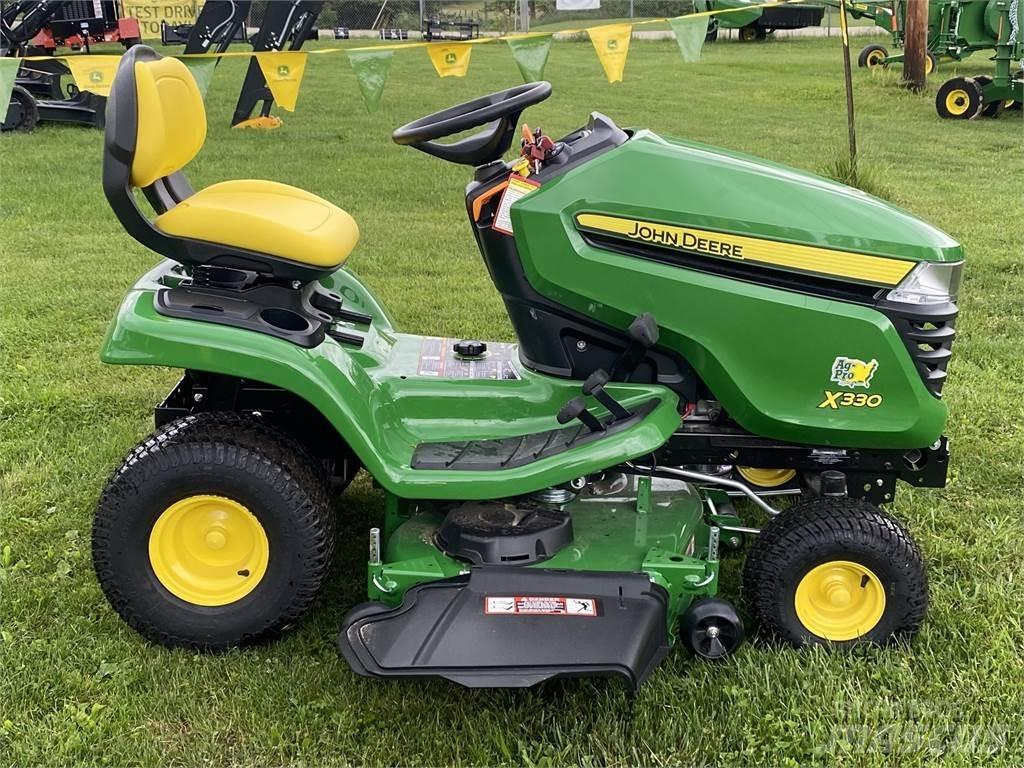 John Deere X330 Manji traktori