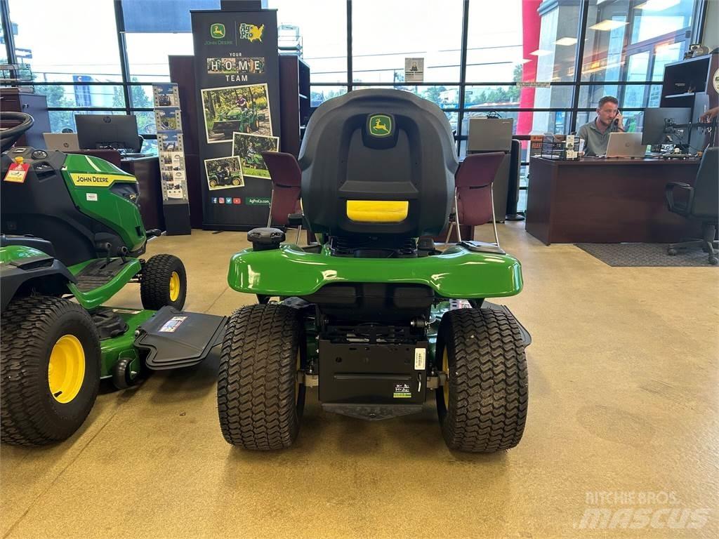 John Deere X330 Manji traktori