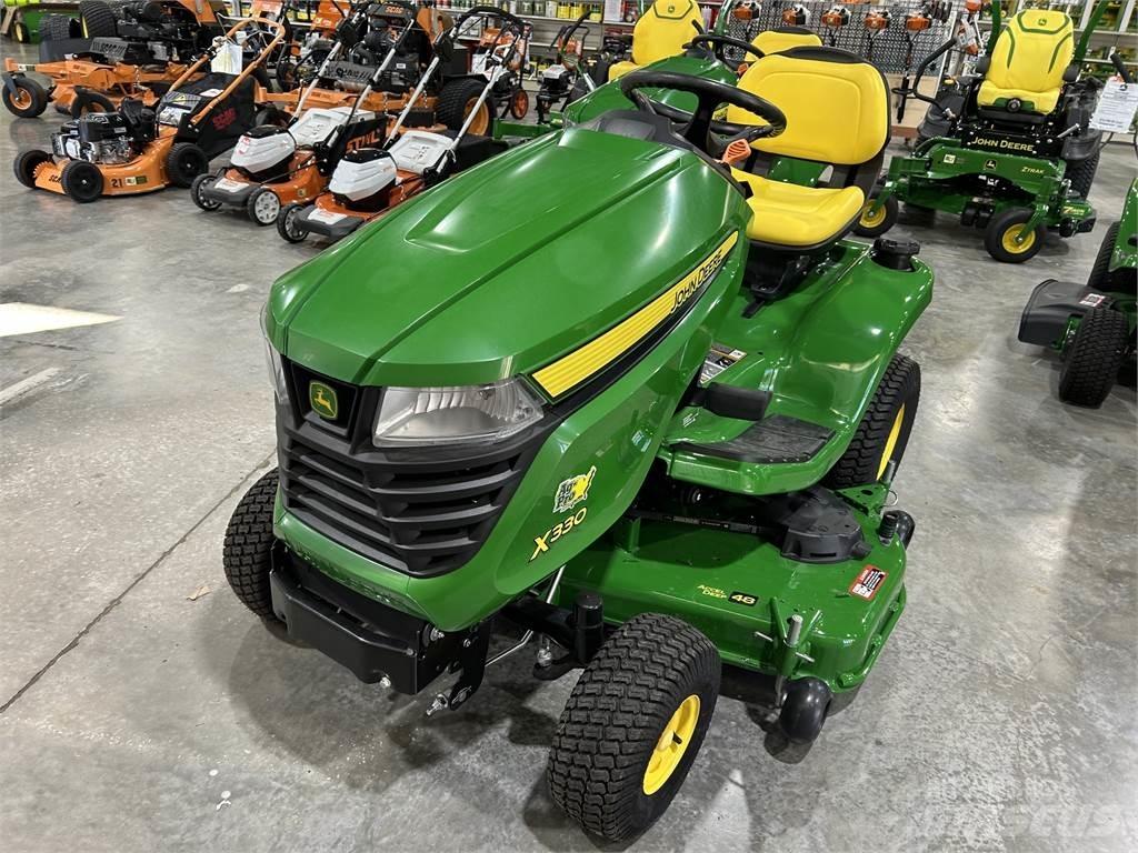 John Deere X330 Manji traktori