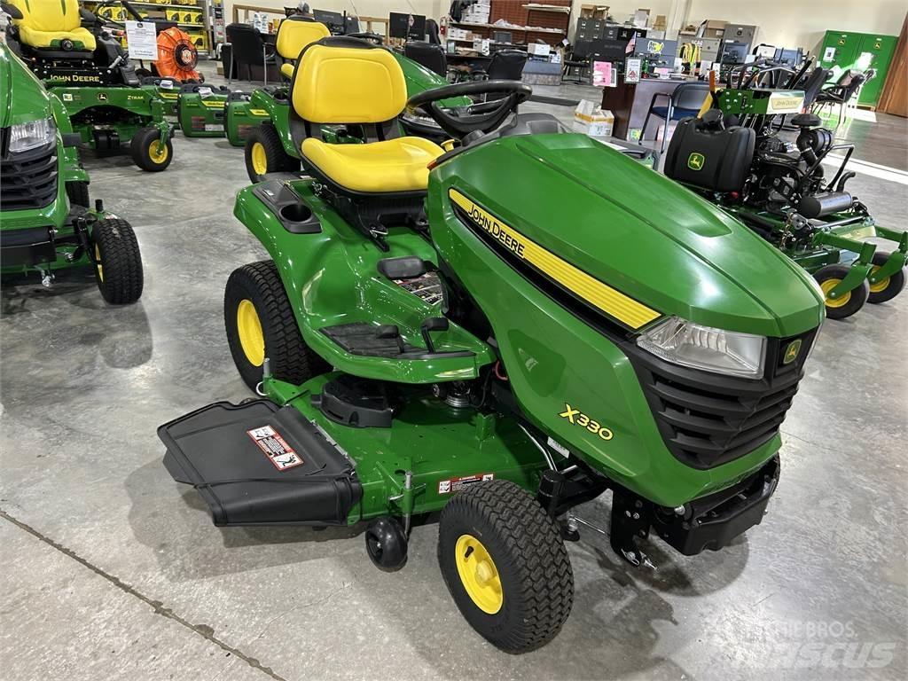 John Deere X330 Manji traktori