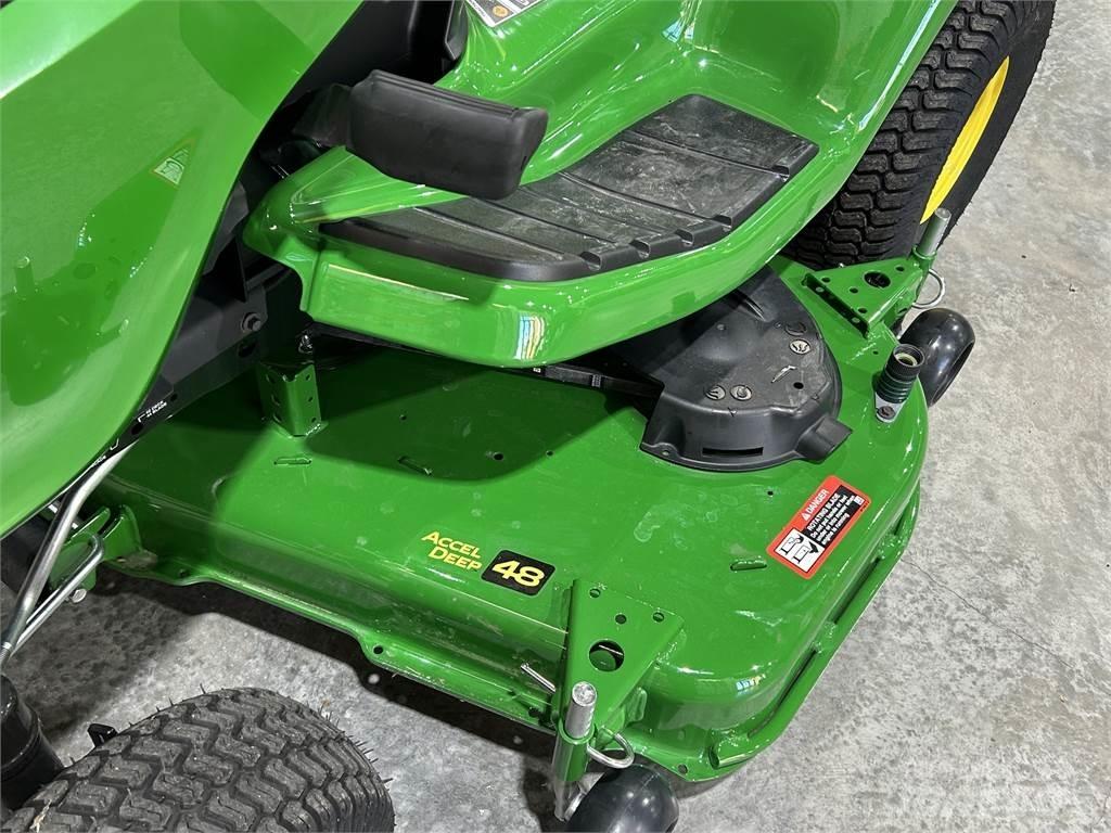John Deere X330 Manji traktori