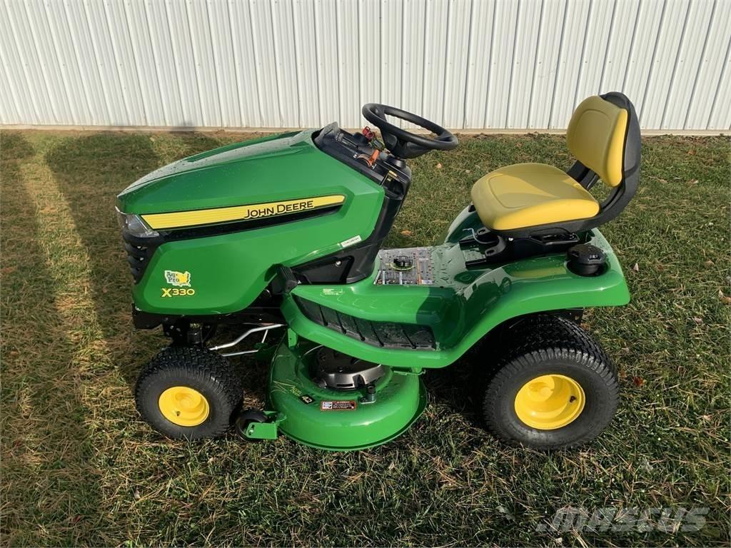 John Deere X330 Manji traktori