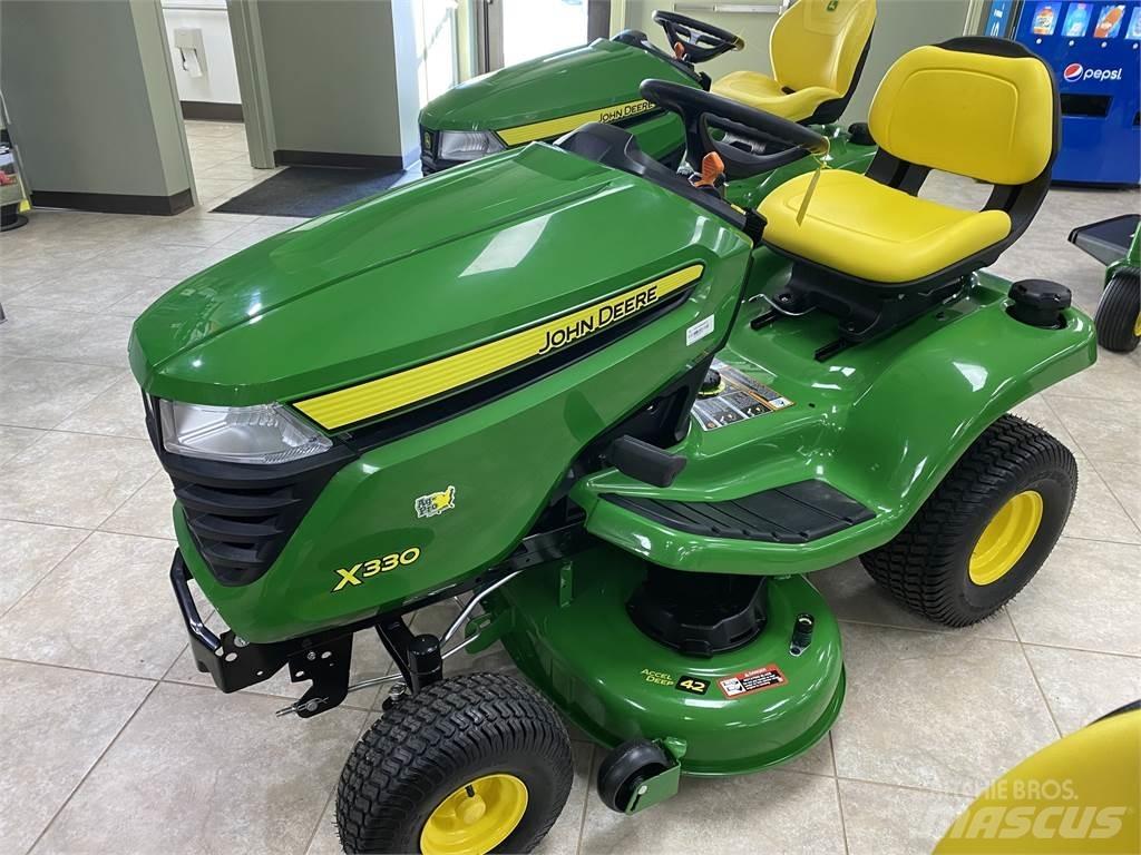 John Deere X330 Manji traktori