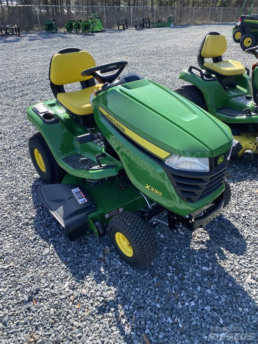 John Deere X330 Manji traktori