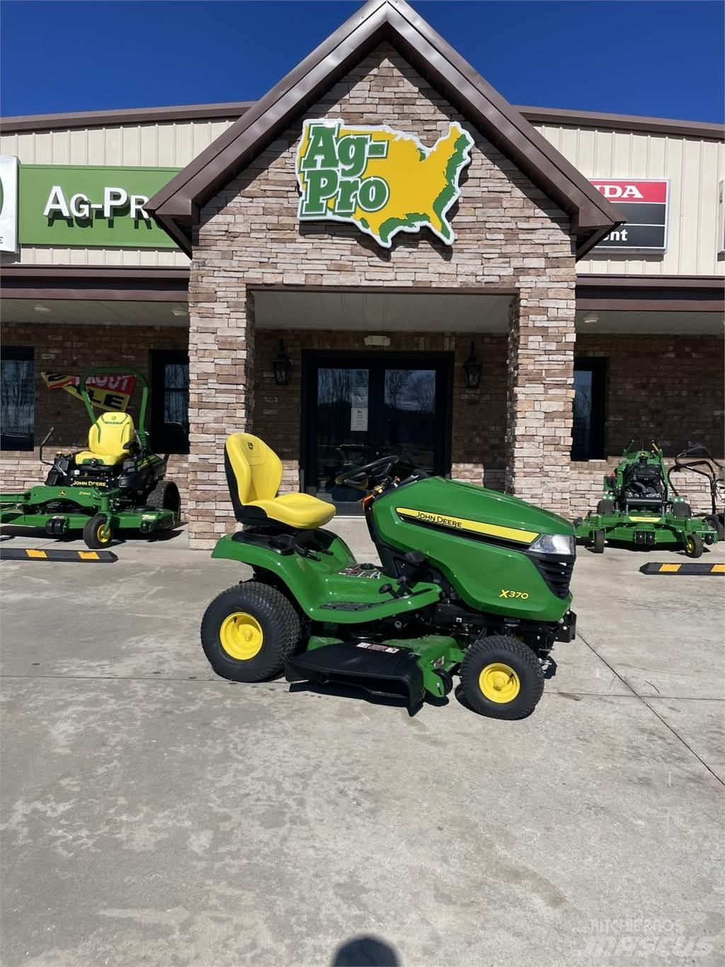 John Deere X370 Manji traktori