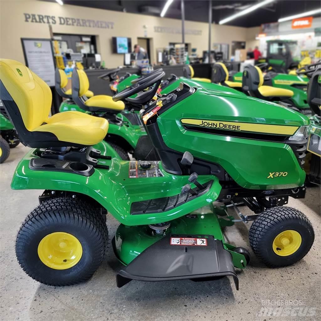 John Deere X370 Manji traktori