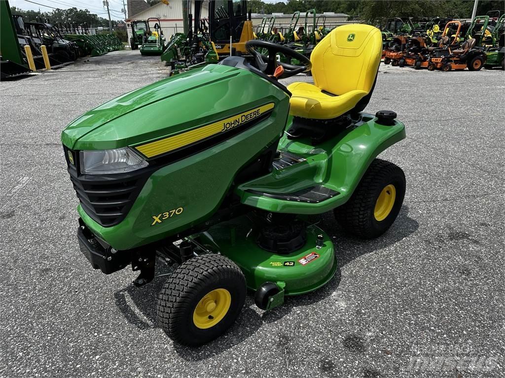 John Deere X370 Manji traktori