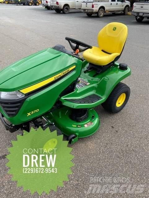 John Deere X370 Manji traktori