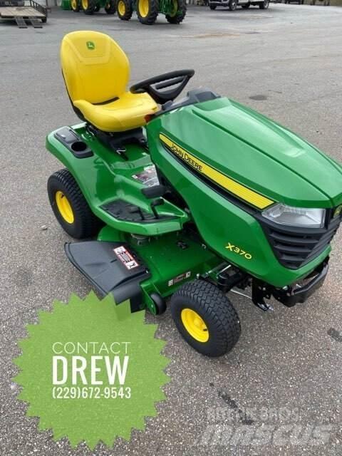 John Deere X370 Manji traktori
