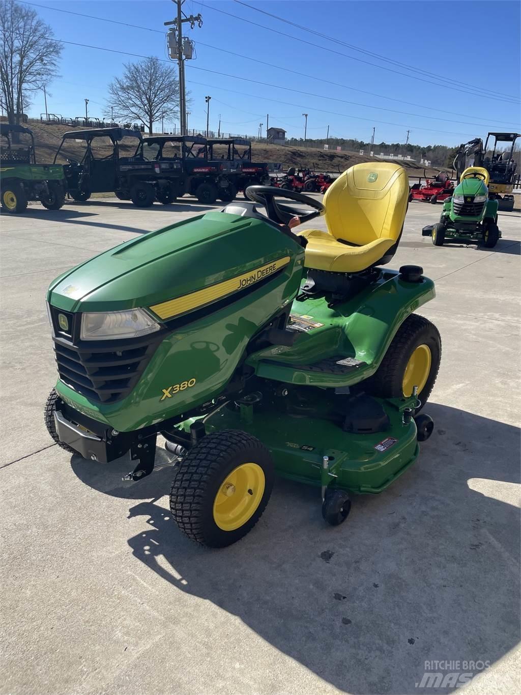 John Deere X380 Manji traktori