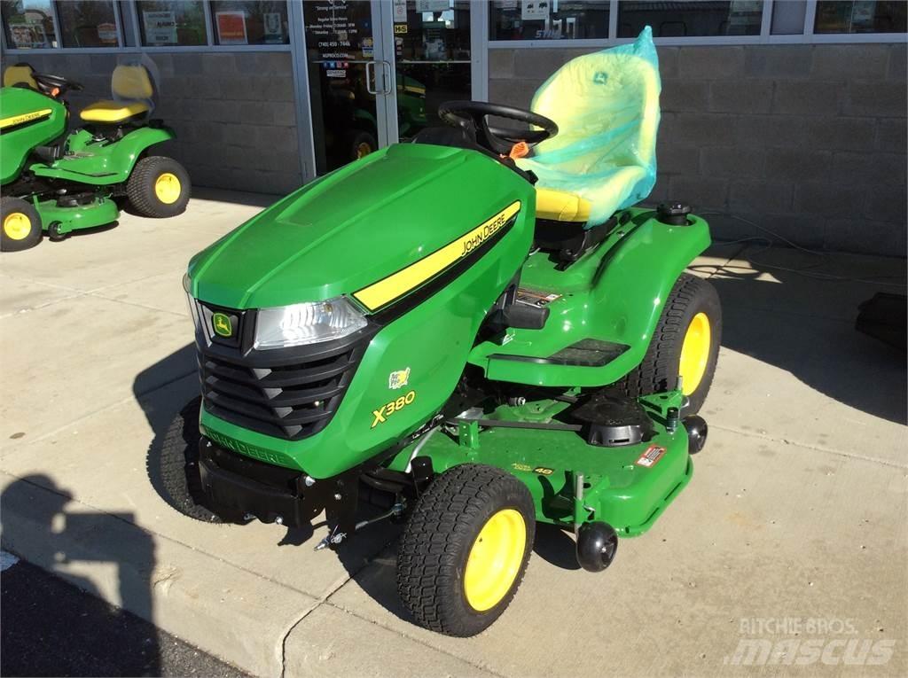 John Deere X380 Manji traktori