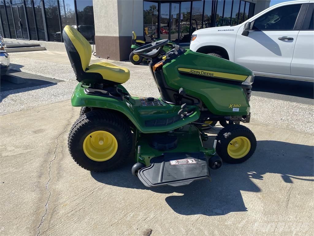 John Deere X380 Manji traktori