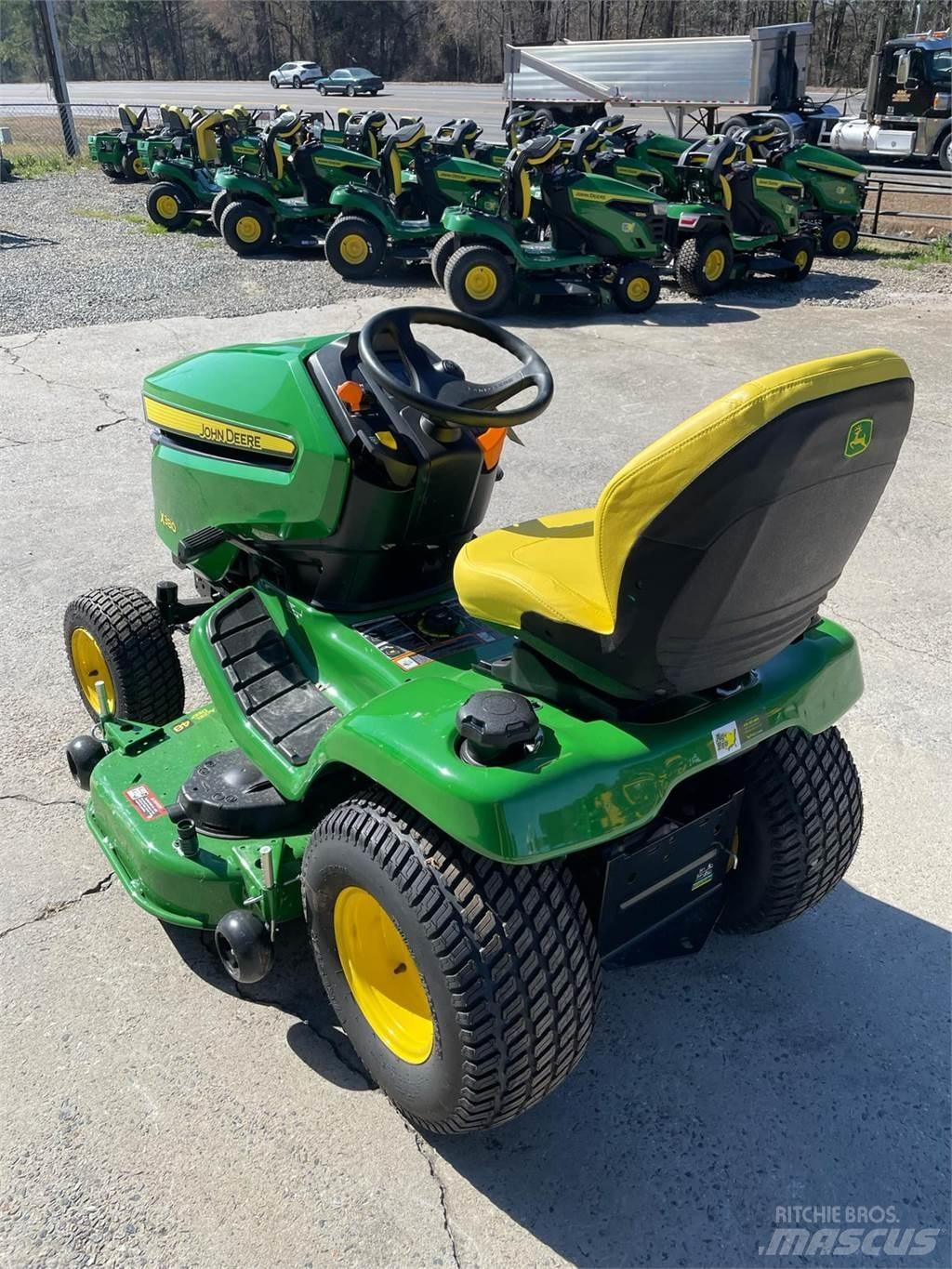 John Deere X380 Manji traktori