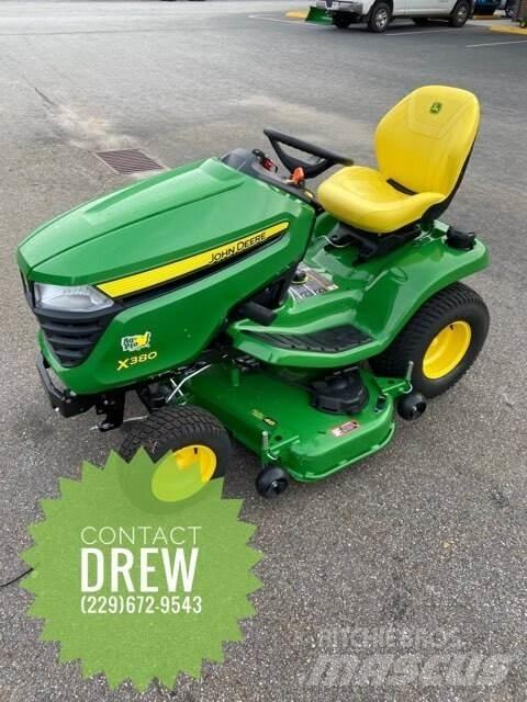 John Deere X380 Manji traktori
