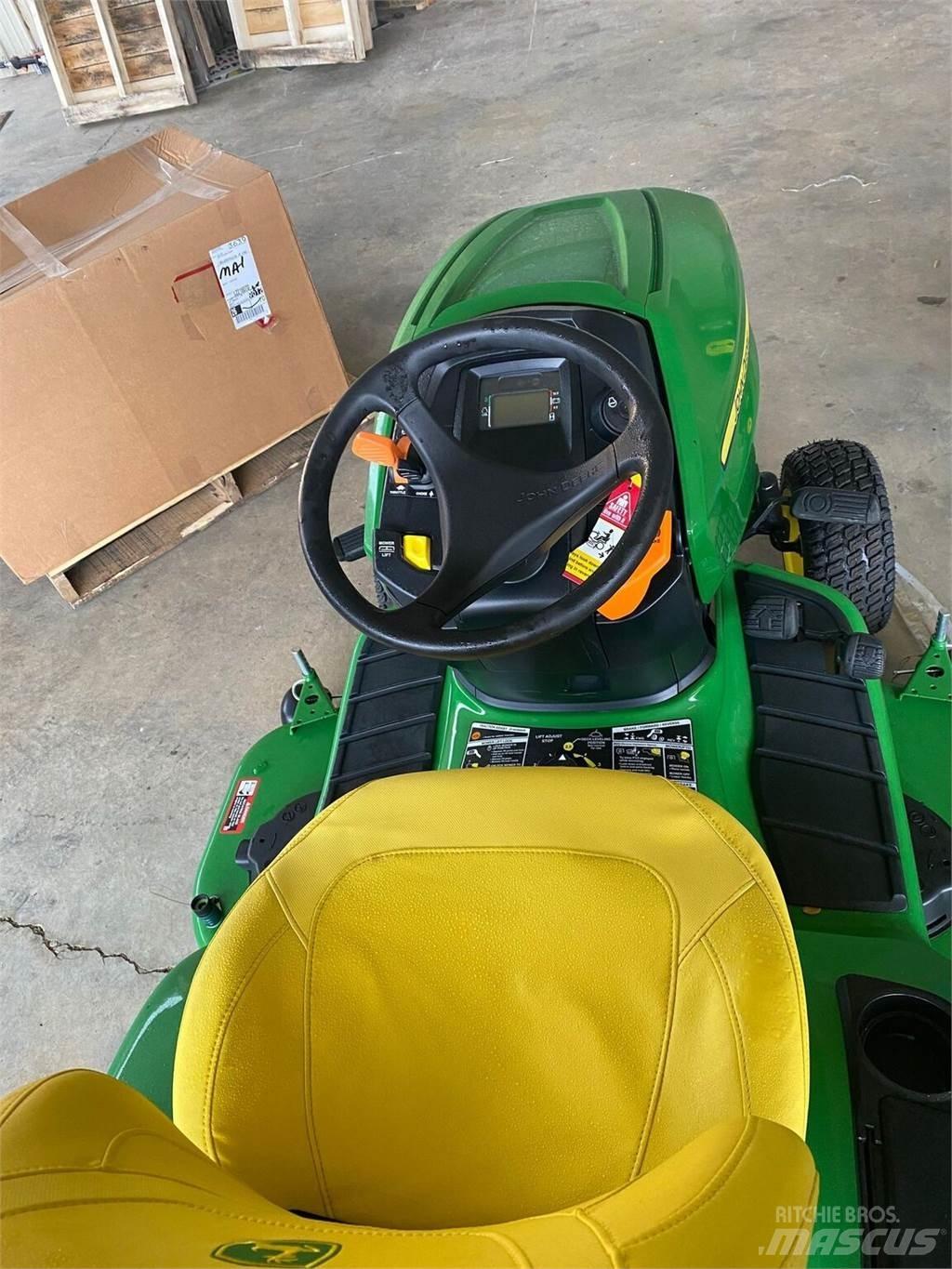 John Deere X380 Manji traktori