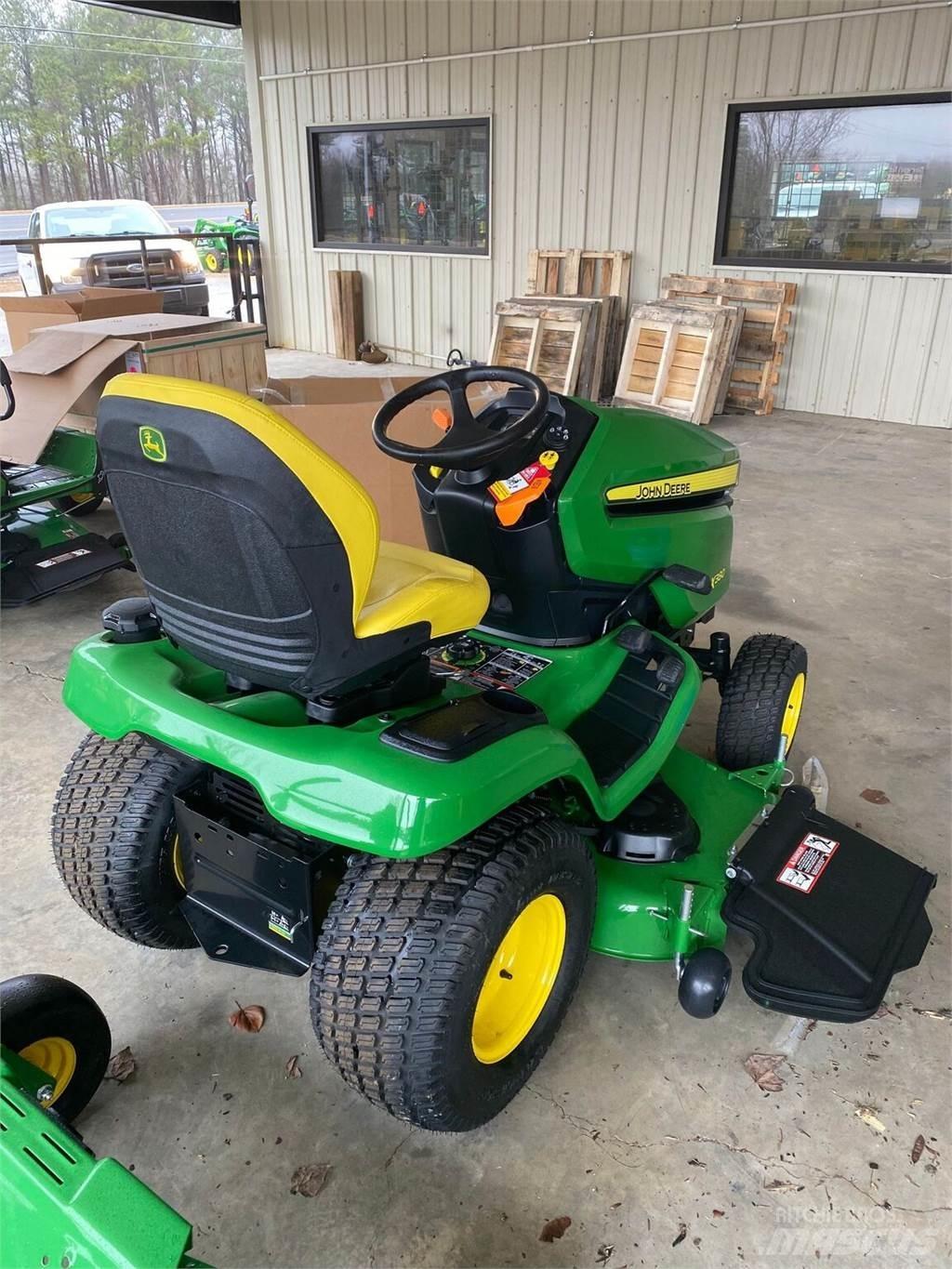 John Deere X380 Manji traktori