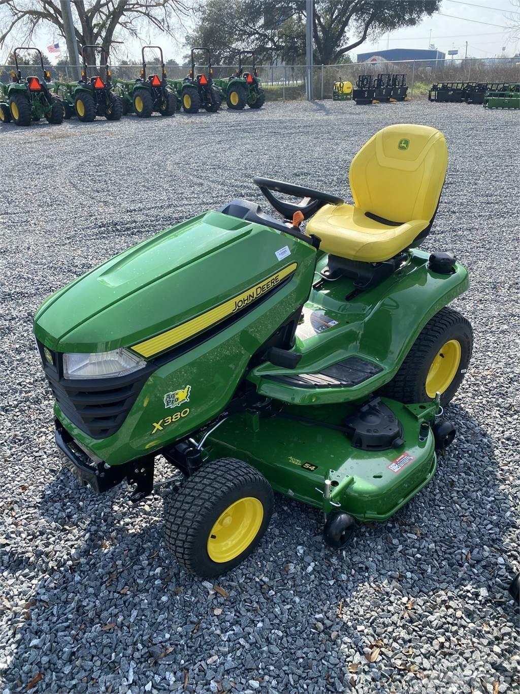 John Deere X380 Manji traktori