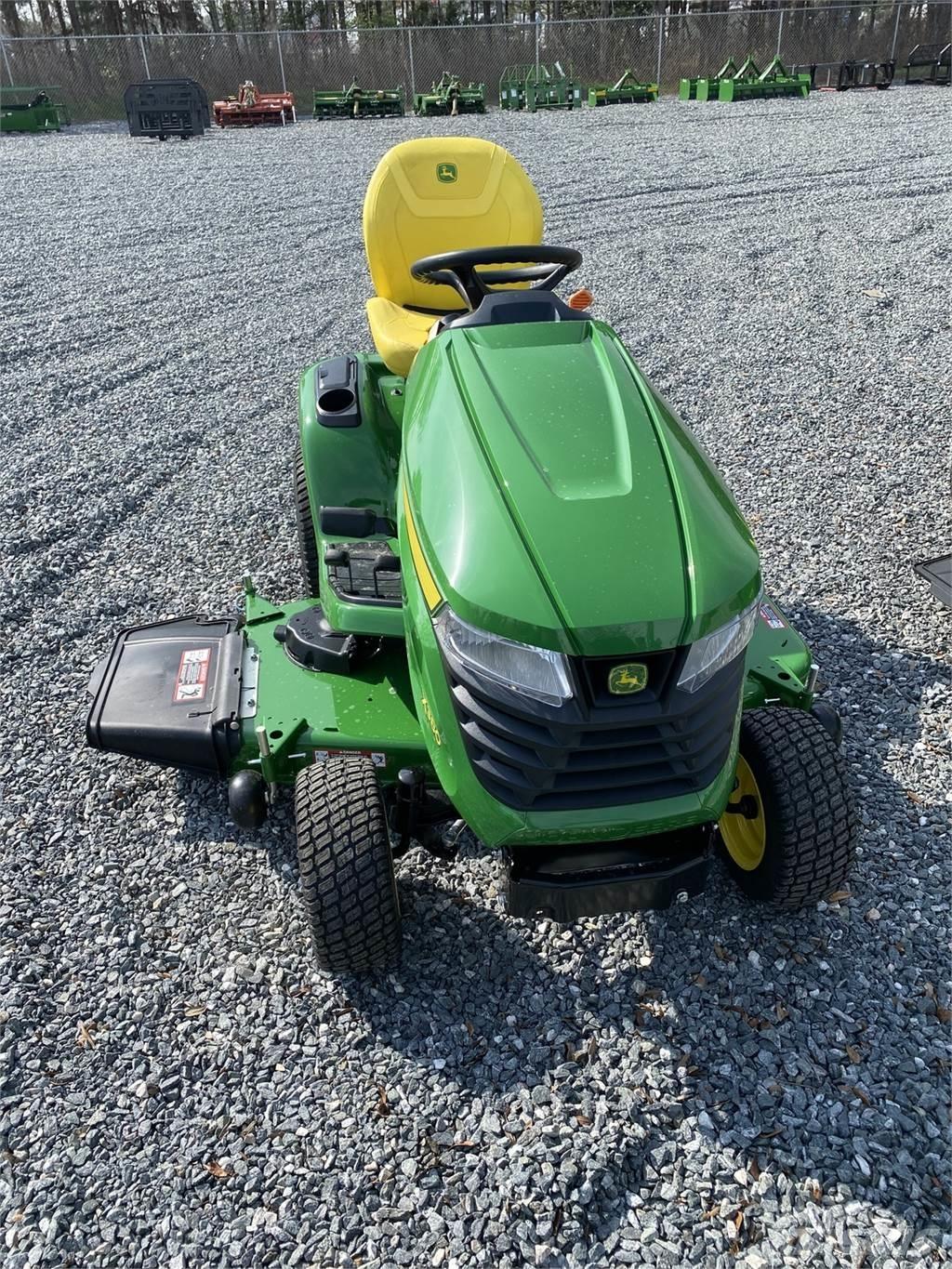 John Deere X380 Manji traktori