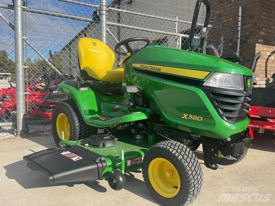 John Deere X380 Manji traktori