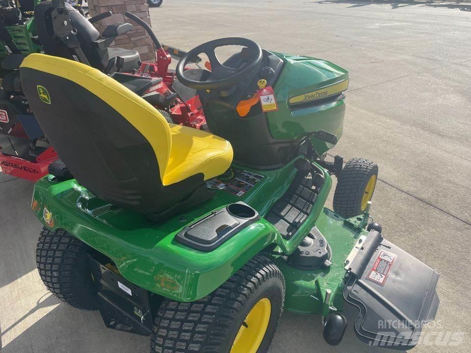 John Deere X380 Manji traktori