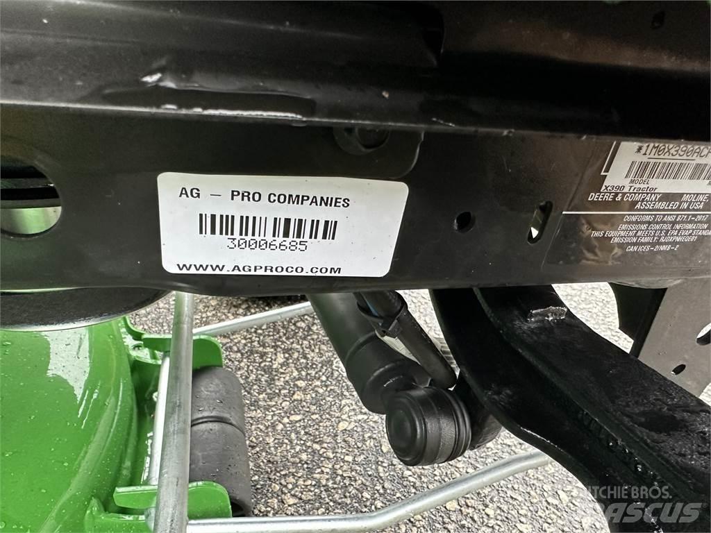 John Deere X390 Manji traktori