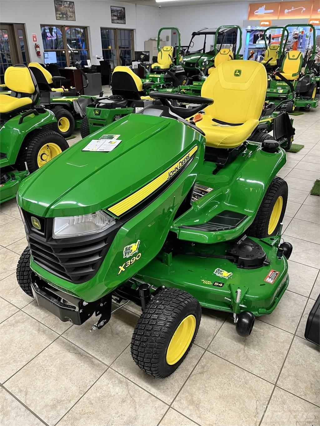 John Deere X390 Manji traktori