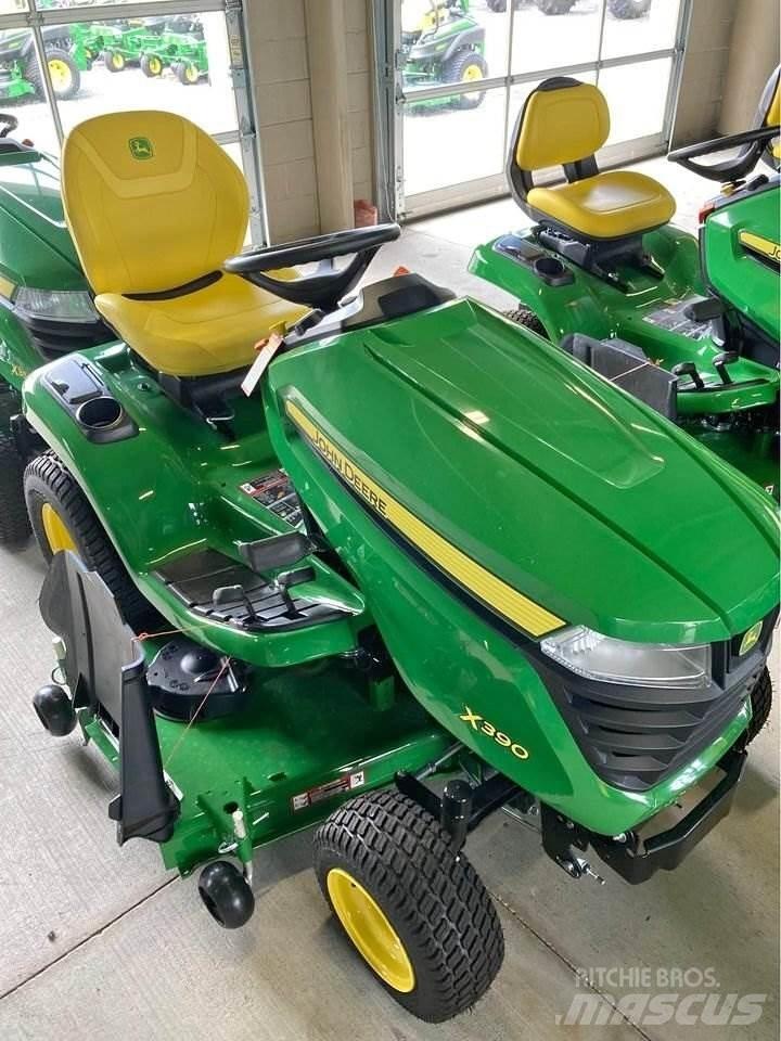 John Deere X390 Manji traktori