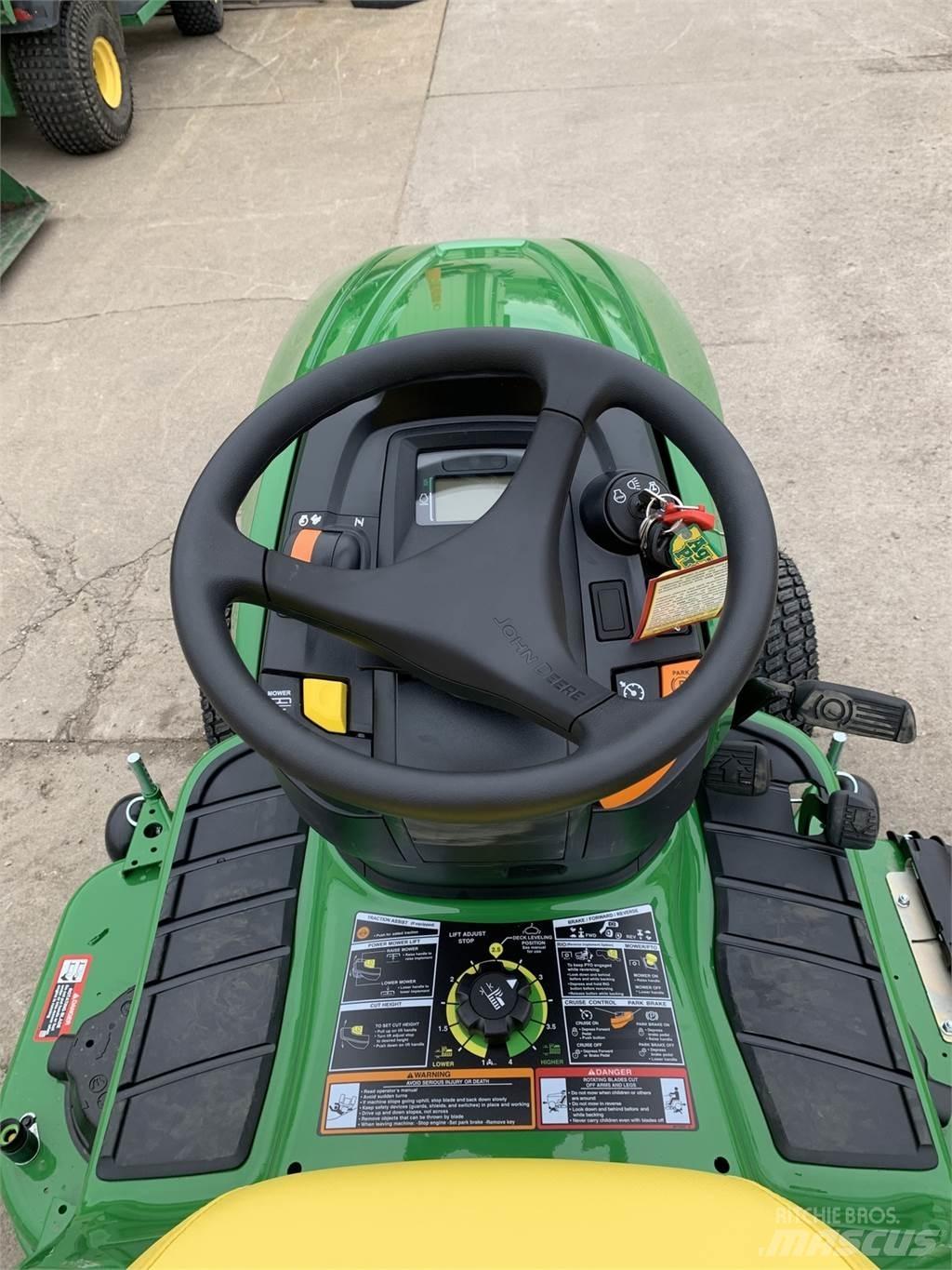 John Deere X390 Manji traktori