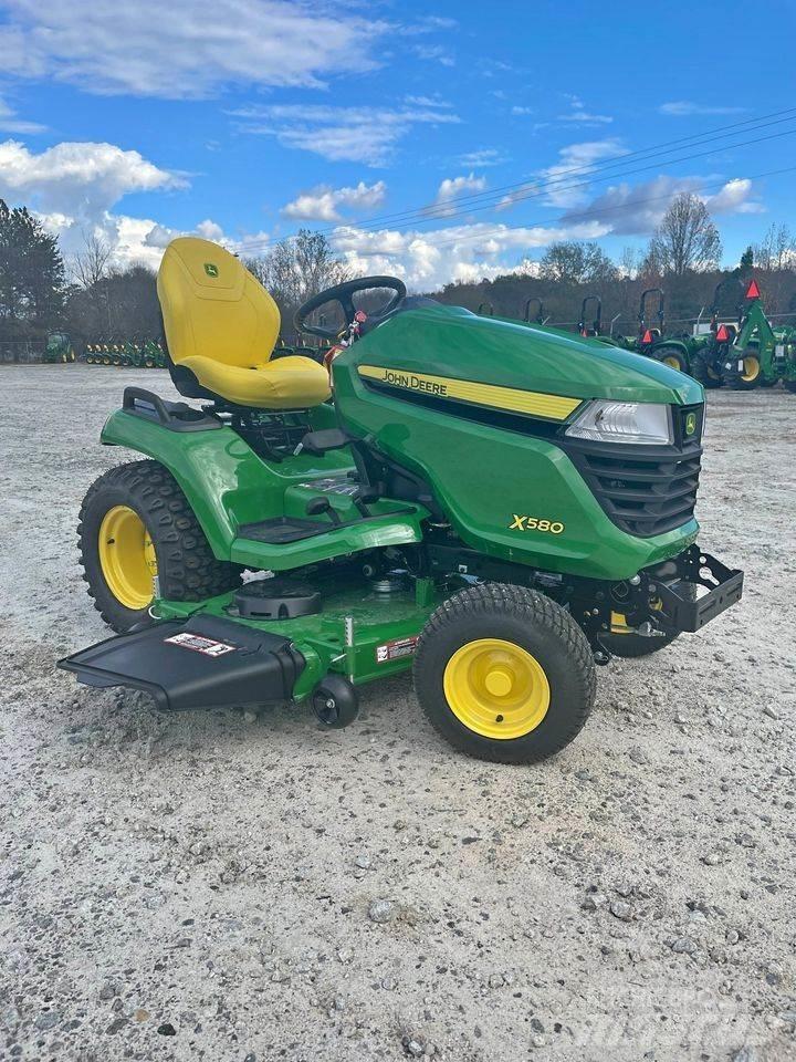 John Deere X580 Manji traktori