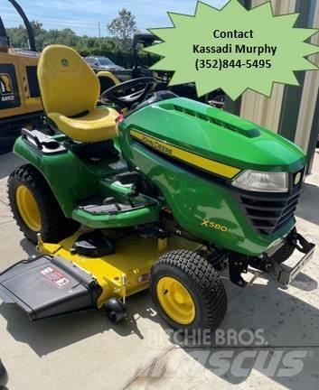 John Deere X580 Manji traktori