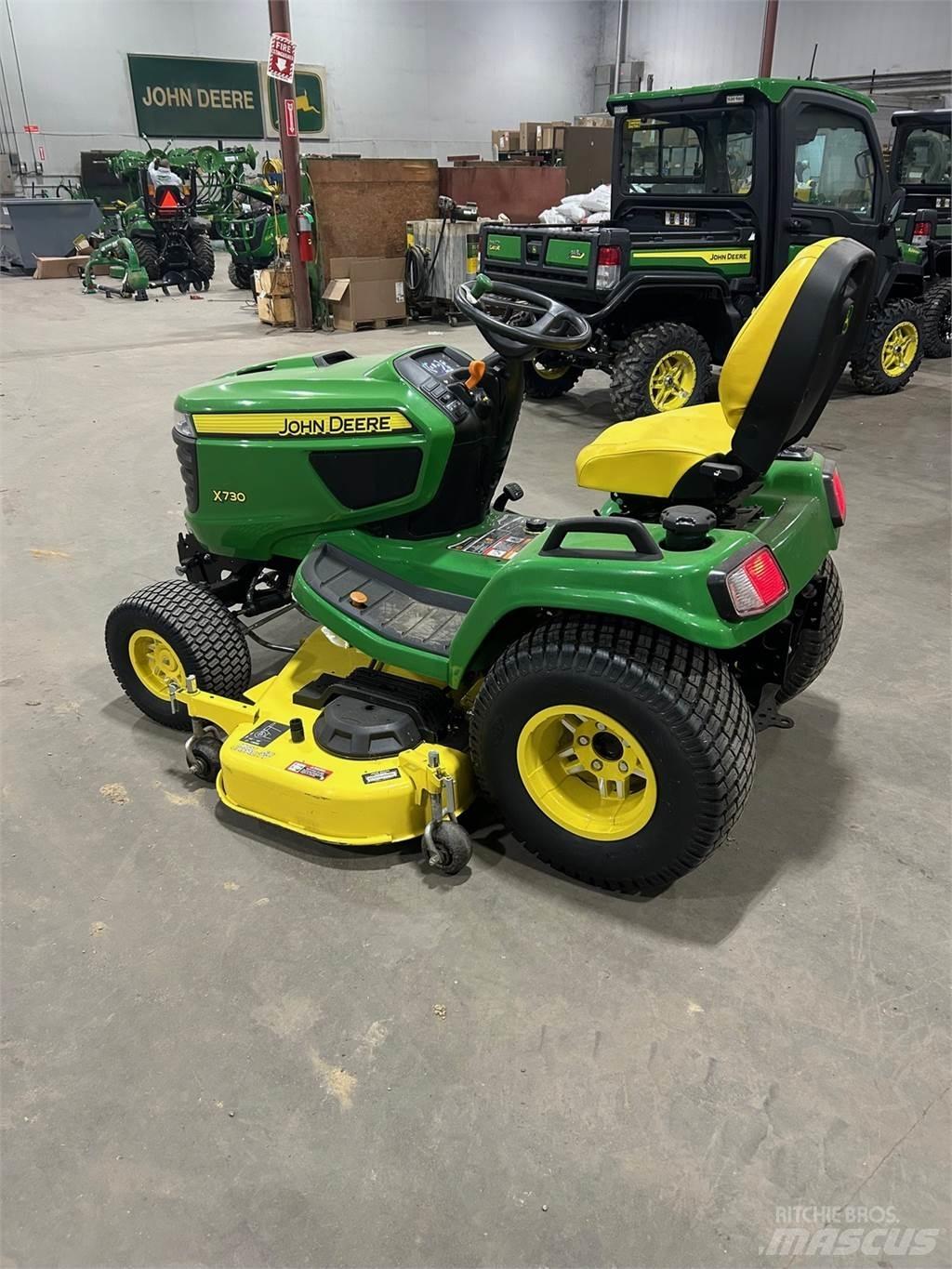 John Deere X730 Manji traktori