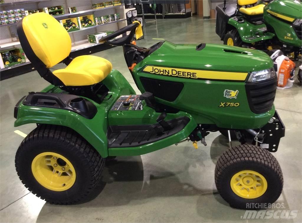 John Deere X750 Manji traktori